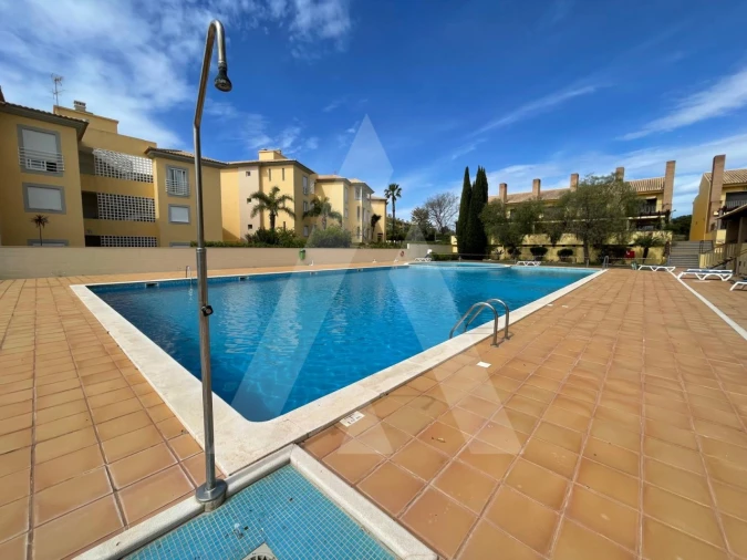 Apartamento T2 para Arrendamento em Quarteira Foto 5