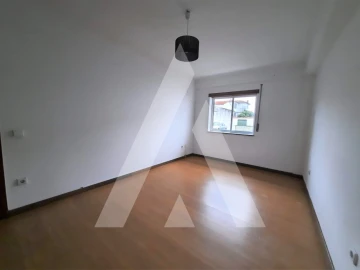 Apartamento T2 para Arrendamento em Lousã e Vilarinho