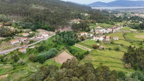 Terreno para Venda em Venade e Azevedo