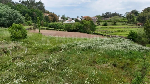 Terreno para Venda em Venade e Azevedo