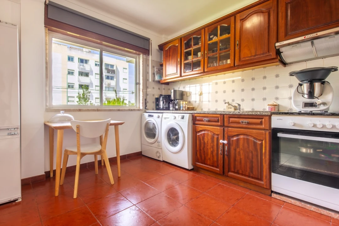 Apartamento T1 para Venda em Corroios Foto 9