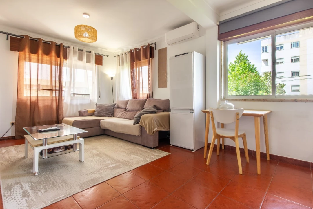 Apartamento T1 para Venda em Corroios Foto 14