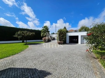 Moradia T3 para Venda em Vila Nova de Anha