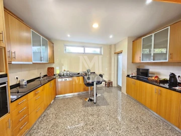 Moradia T3 para Venda em Vila Nova de Anha