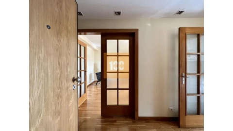 Apartamento T2 para Arrendamento em Lordelo do Ouro e Massarelos