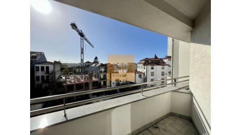 Apartamento T2 para Arrendamento em Lordelo do Ouro e Massarelos