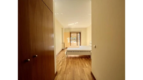 Apartamento T2 para Arrendamento em Lordelo do Ouro e Massarelos