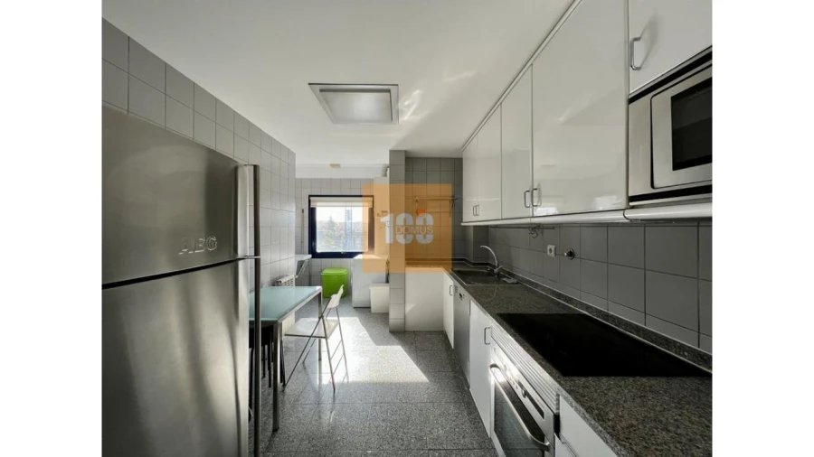 Apartamento T2 para Arrendamento em Lordelo do Ouro e Massarelos Foto 2
