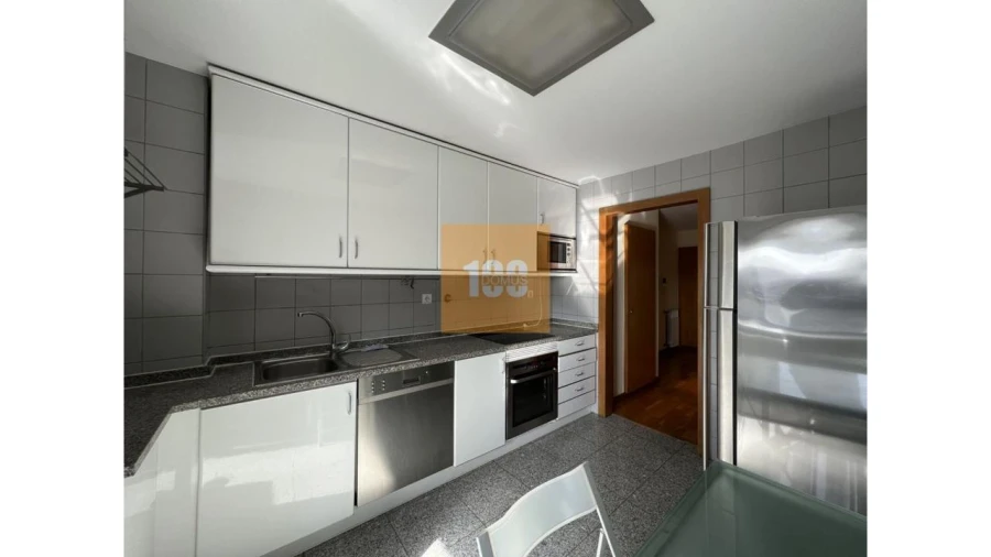 Apartamento T2 para Arrendamento em Lordelo do Ouro e Massarelos Foto 4