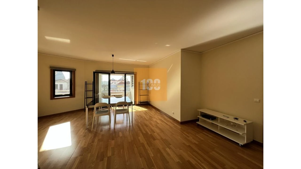 Apartamento T2 para Arrendamento em Lordelo do Ouro e Massarelos Foto 6