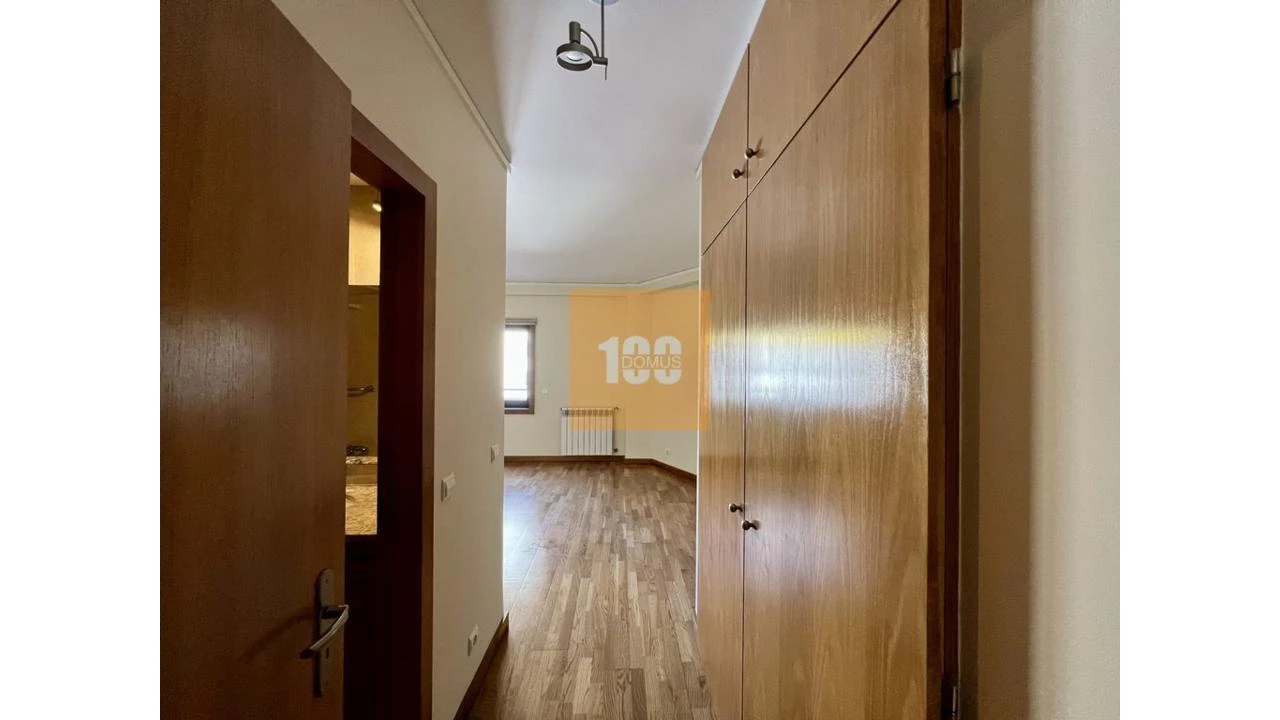 Apartamento T2 para Arrendamento em Lordelo do Ouro e Massarelos Foto 12