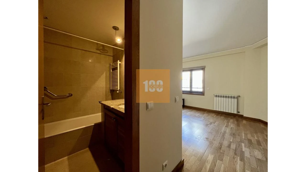 Apartamento T2 para Arrendamento em Lordelo do Ouro e Massarelos Foto 13