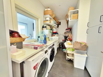 Moradia T4 para Venda em Carvoeira e Carmões