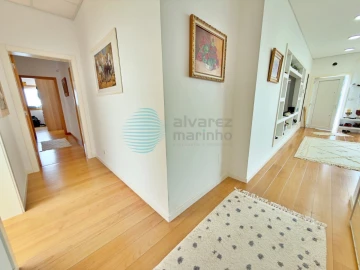 Moradia T4 para Venda em Carvoeira e Carmões