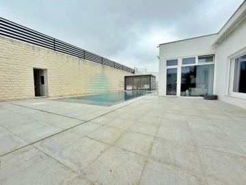 Moradia T4 para Venda em Carvoeira e Carmões