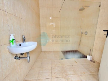 Moradia T4 para Venda em Carvoeira e Carmões