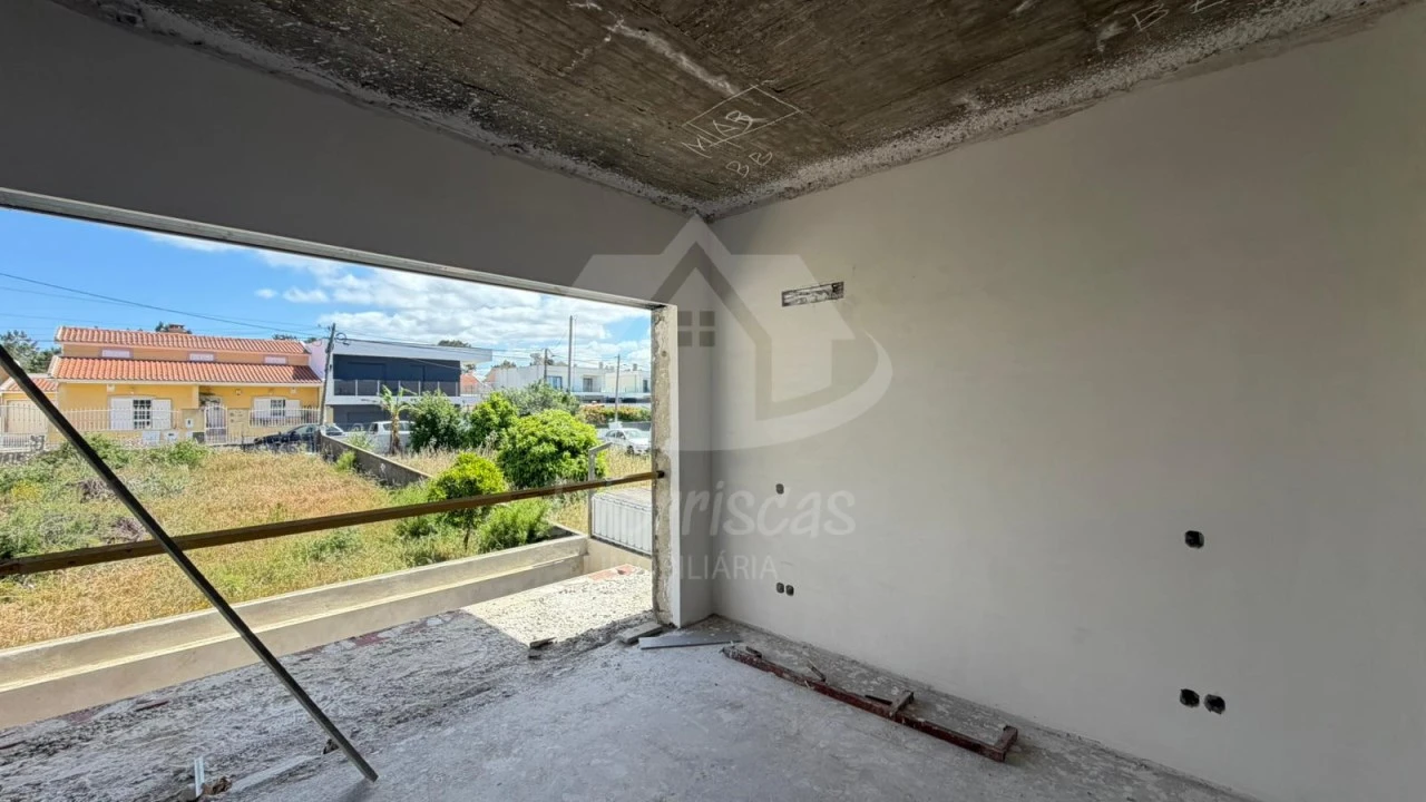 Moradia T4 para Venda em Amora Foto 17