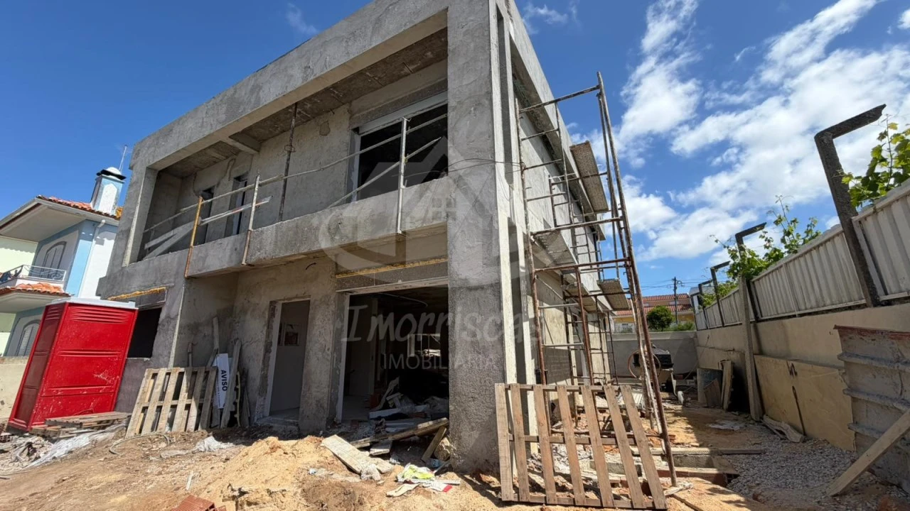 Moradia T4 para Venda em Amora Foto 1