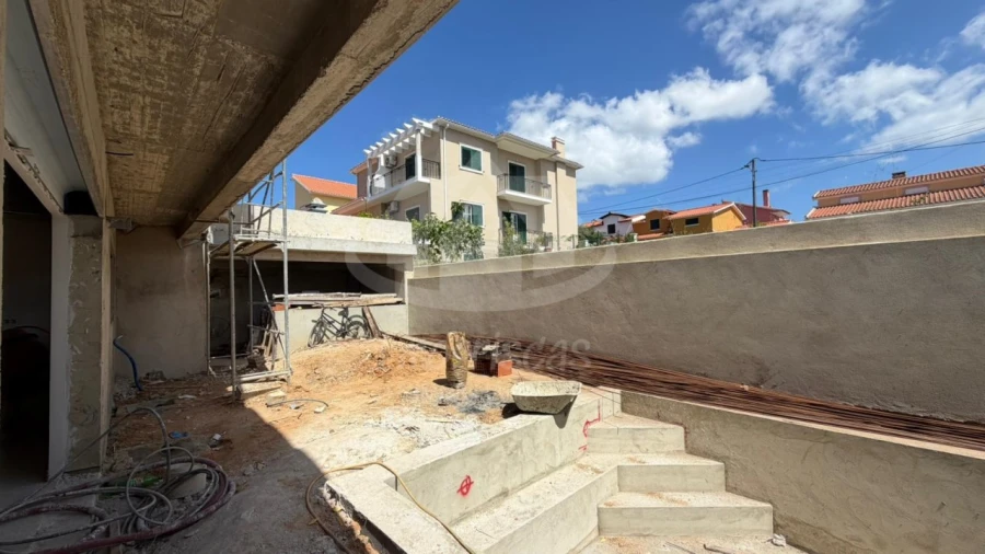 Moradia T4 para Venda em Amora Foto 4