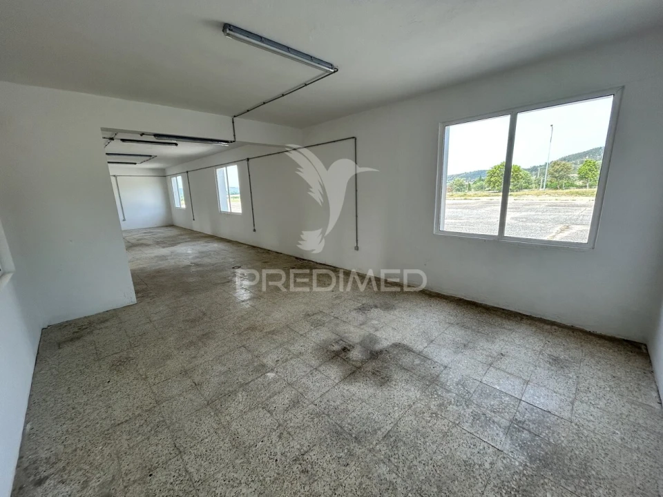 Armazém para Venda em Rio de Moinhos Foto 4