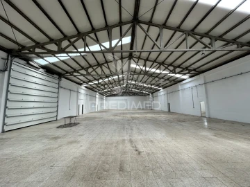 Armazém para Venda em Rio de Moinhos