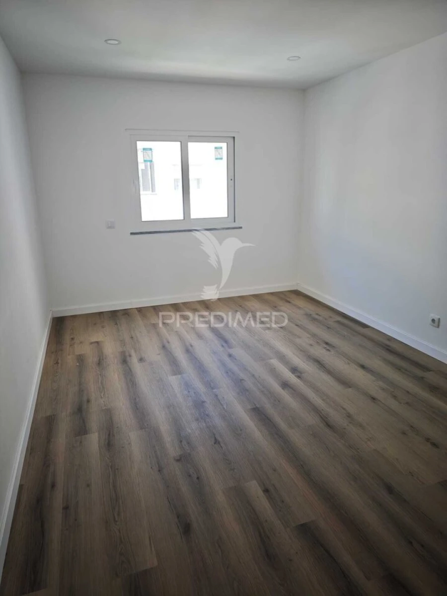Apartamento T2 para Venda em Portimão Foto 8