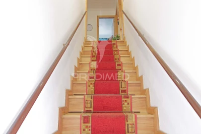 Moradia T6 para Venda em Angra (Nossa Senhora da Conceição)