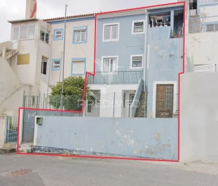 Moradia T6 para Venda em Angra (Nossa Senhora da Conceição)