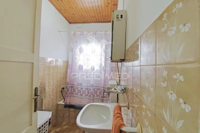 Moradia T6 para Venda em Angra (Nossa Senhora da Conceição)