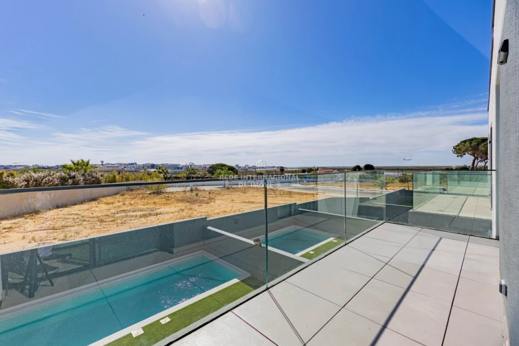 Apartamento T4 para Venda em Montenegro Foto 34
