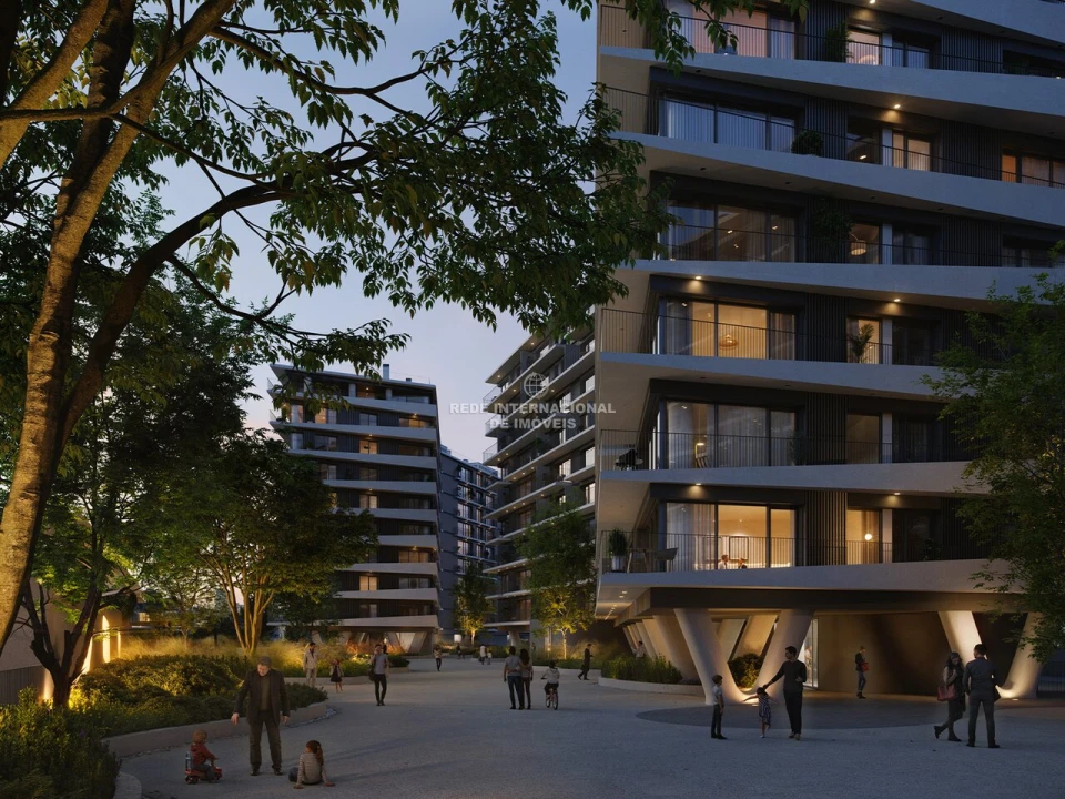 Apartamento T4 para Venda em Alvalade Foto 15