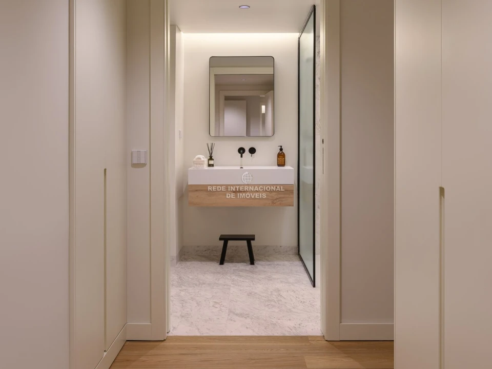 Apartamento T4 para Venda em Alvalade Foto 18