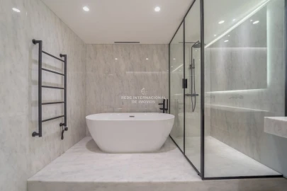Apartamento T4 para Venda em Aldoar, Foz do Douro e Nevogilde