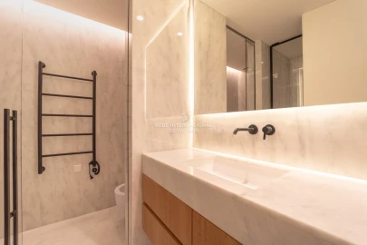 Apartamento T4 para Venda em Aldoar, Foz do Douro e Nevogilde