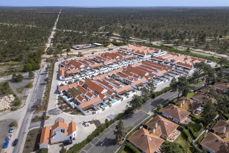 Moradia T3 para Venda em Santa Maria do Castelo e Santiago e Santa Susana Foto 35