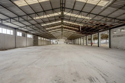 Armazém para Venda em Torres Novas (Santa Maria, Salvador e Santiago)