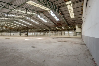 Armazém para Venda em Torres Novas (Santa Maria, Salvador e Santiago)
