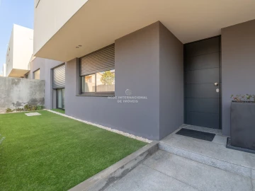 Moradia T4 para Venda em Gulpilhares e Valadares