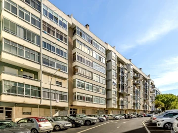 Apartamento T2 para Venda em Oeiras e São Julião da Barra, Paço de Arcos e Caxias