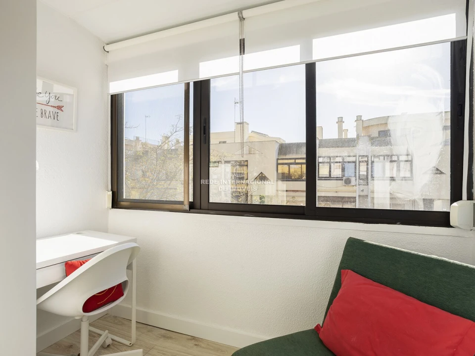 Apartamento T2 para Venda em Costa da Caparica Foto 17