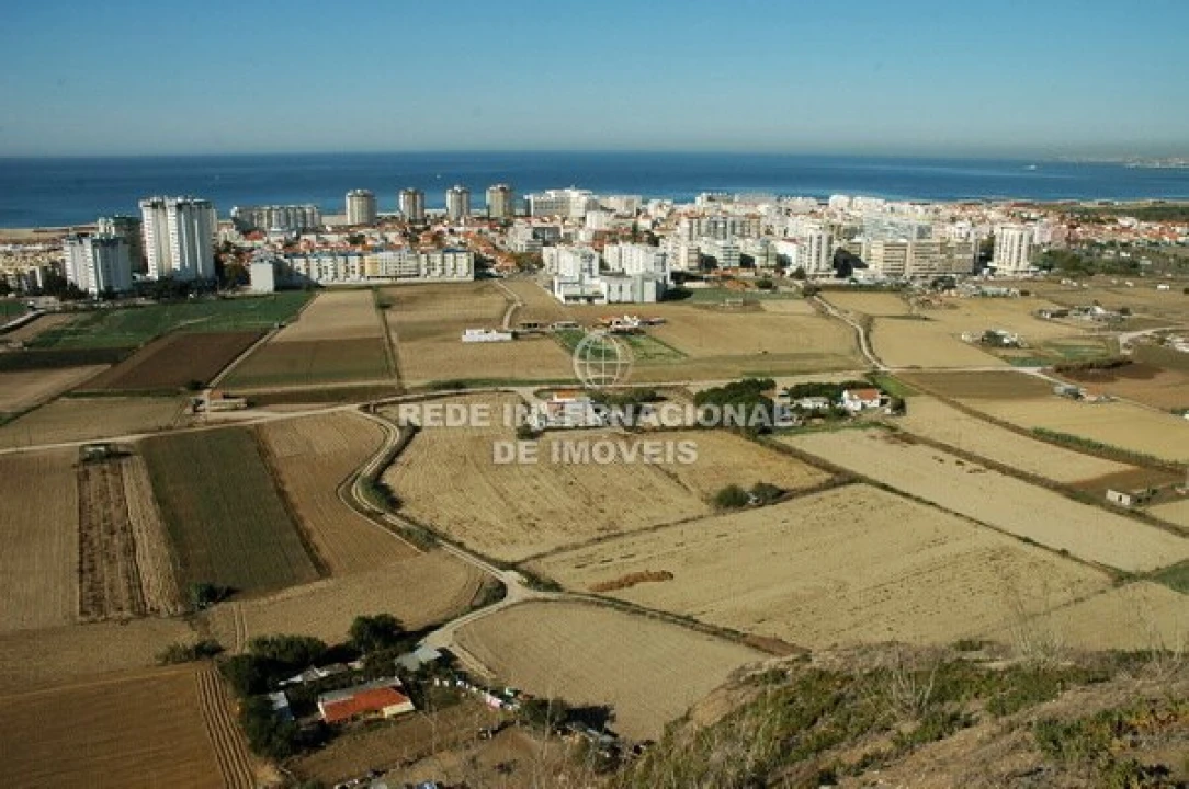 Apartamento T2 para Venda em Costa da Caparica Foto 12