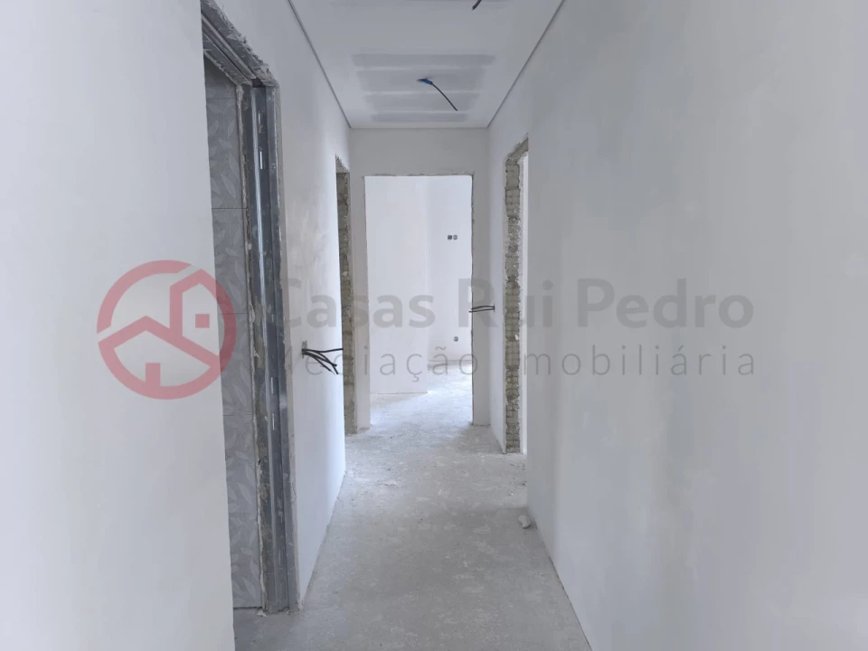 Moradia T3 para Venda em Fernao Ferro Foto 28