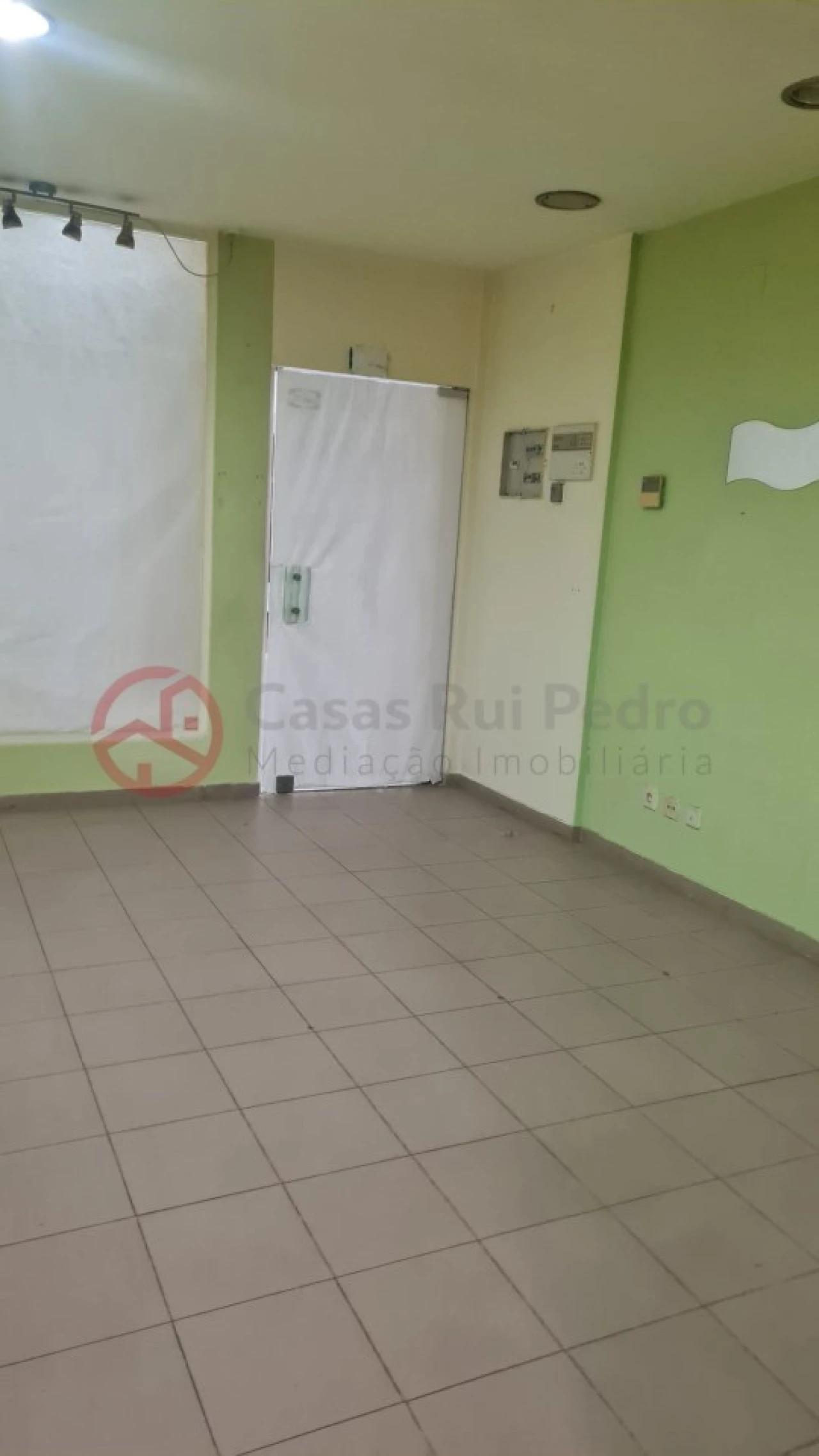 Loja para Venda em Laranjeiro e Feijó Foto 4