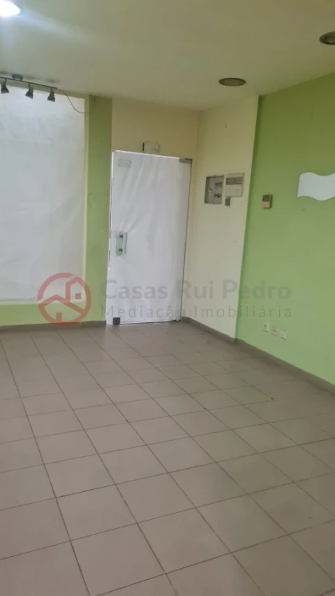 Loja para Venda em Laranjeiro e Feijó