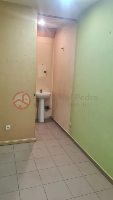 Loja para Venda em Laranjeiro e Feijó