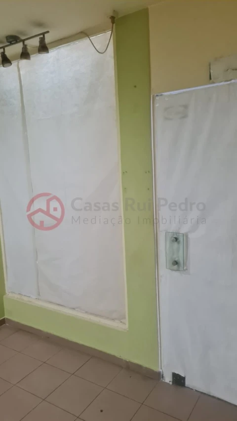 Loja para Venda em Laranjeiro e Feijó