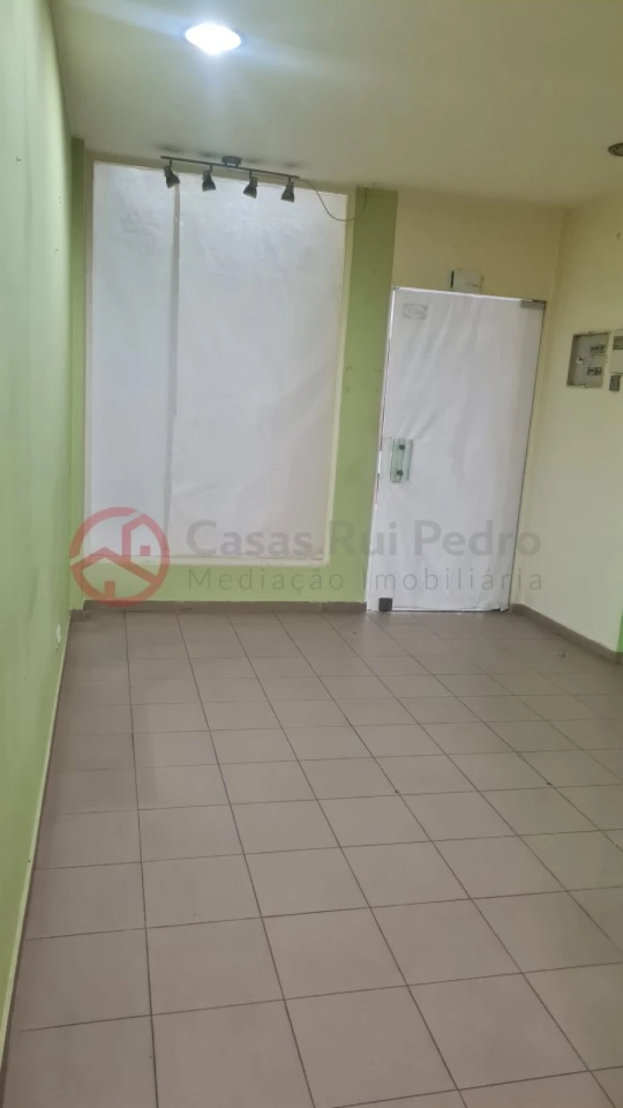Loja para Venda em Laranjeiro e Feijó Foto 5