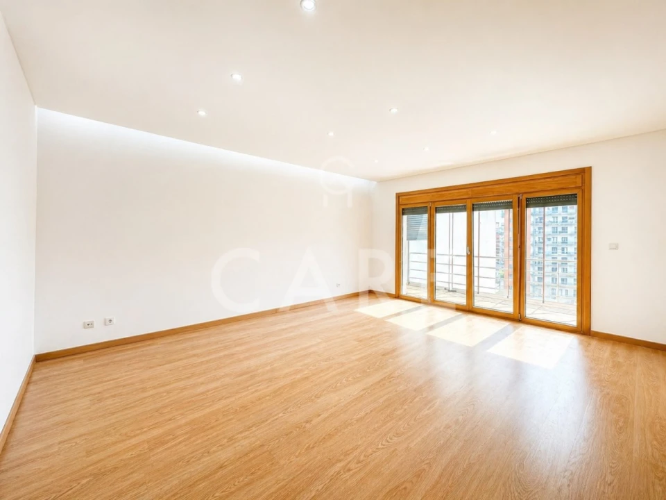 Apartamento T3 para Venda em Odivelas Foto 2