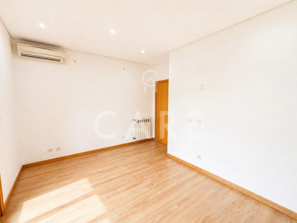 Apartamento T3 para Venda em Odivelas Foto 16