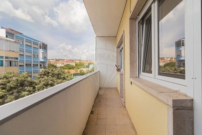 Apartamento T2 para Venda em Venteira